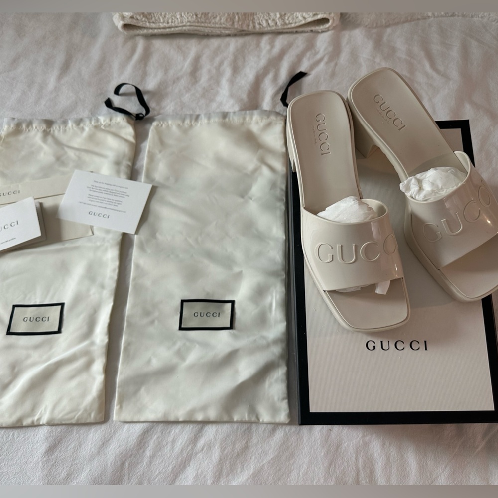 GUCCI RUBBER Slide Sandal Size 37